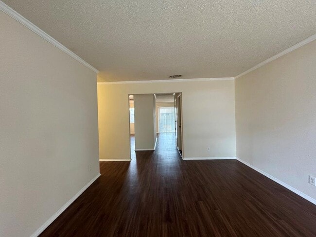 Building Photo - 5905 Burrough Dr