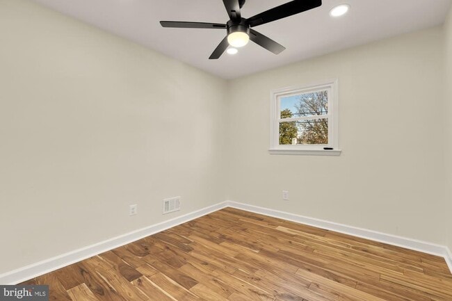 Building Photo - 8730 Ewing Dr