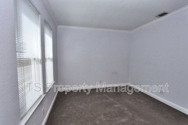 Building Photo - 9221 Rock Canyon Way