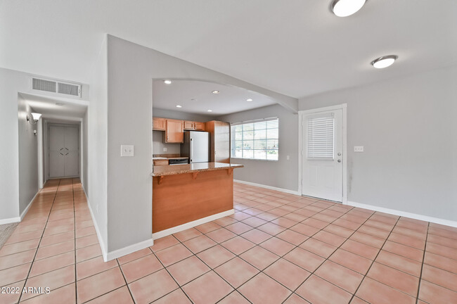 Building Photo - 1808 N Miller Rd