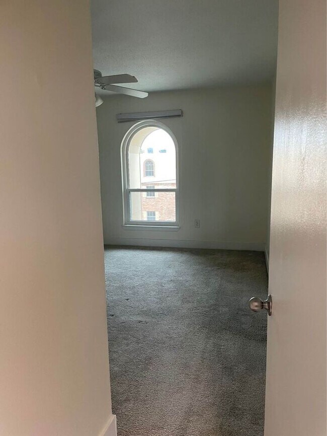 Building Photo - 2500 Houma Blvd