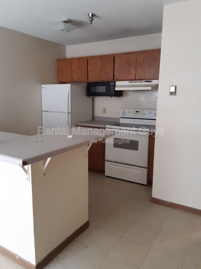 Building Photo - 434 1st Ave NE