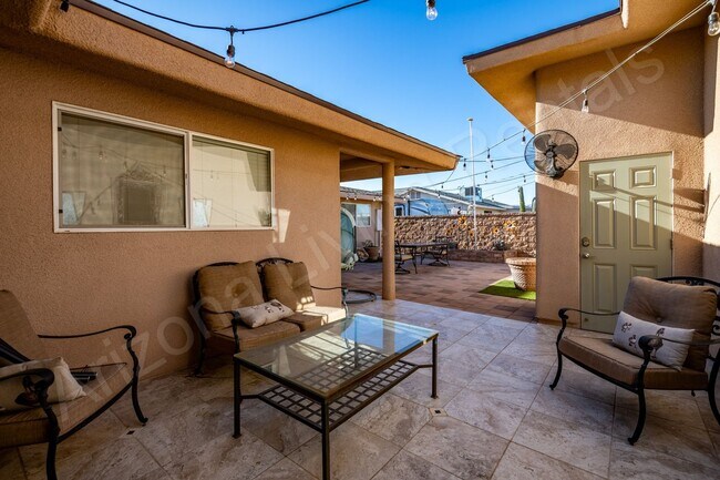 Building Photo - FURNISHED POOL HOME FOR APRIL 2026