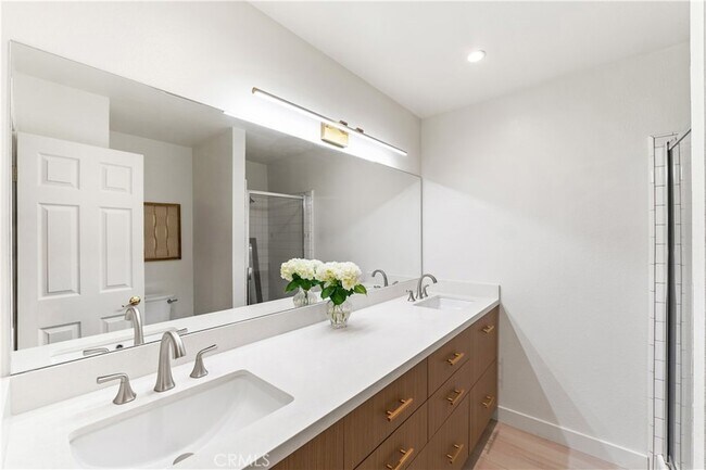 Building Photo - 4724 Park Granada