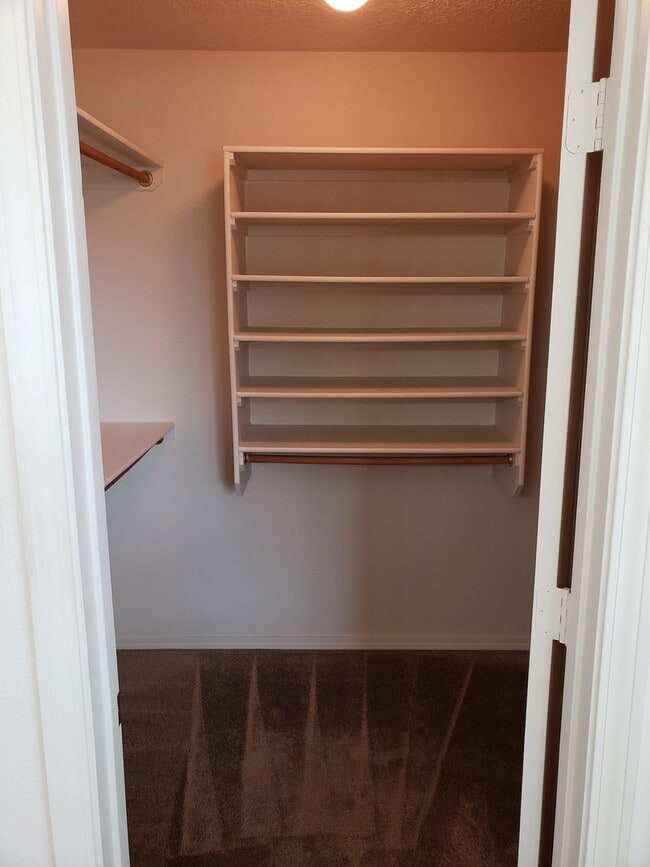 Building Photo - 3 bed 2 bath home in Huning Ranch