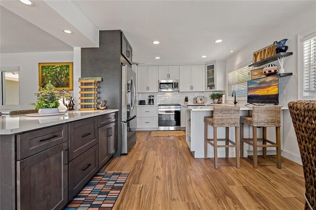 Building Photo - 10124 Yacht Club Dr
