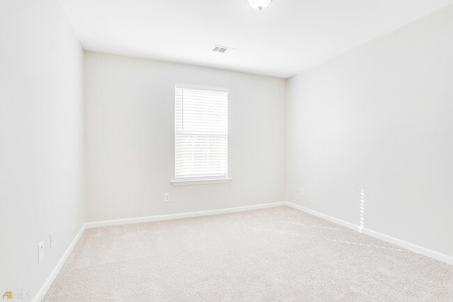 Building Photo - 6260 Whitetail Ct NW