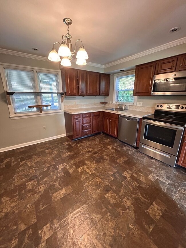 Building Photo - 3 Bed 1.5 Bath Home