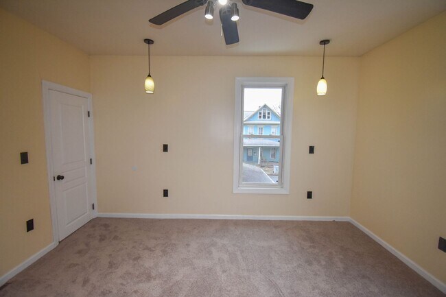 Building Photo - RCAR114-116