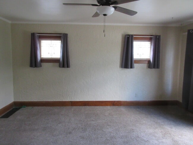 Building Photo - 2615 Taylor Ave