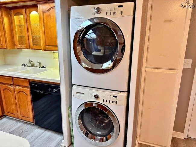 Building Photo - 4503 McCrory Ave