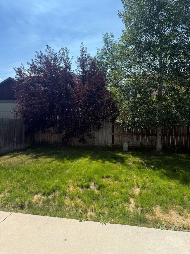 Building Photo - 1857 Buckrake Ave