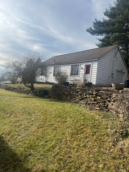 Building Photo - 169 PA-68
