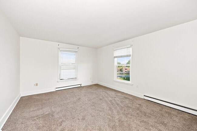 Building Photo - 38-42-42 E Xenia Ave