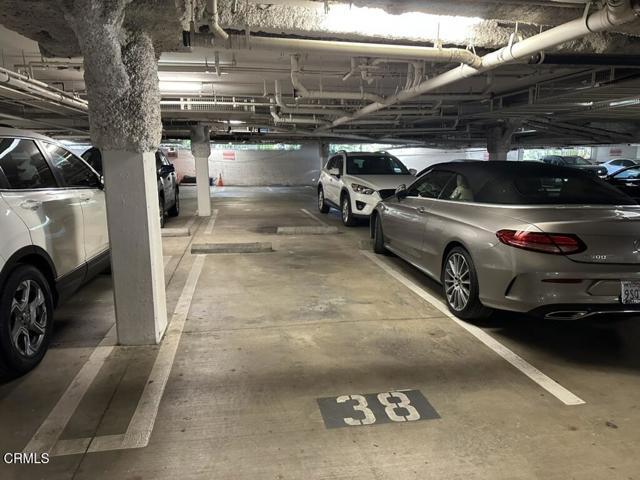 Building Photo - 355 N Maple St