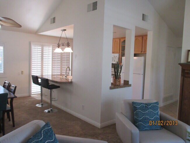 Building Photo - 2156 N Sunshine Cir
