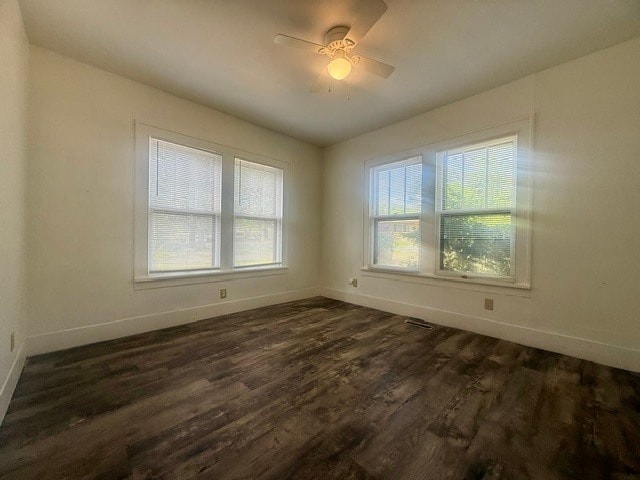 Building Photo - 605 Oak Park Dr