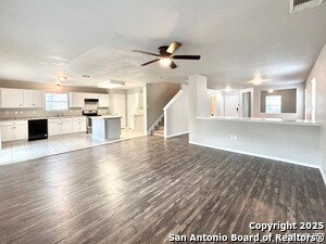 Building Photo - 107 Booker Palm