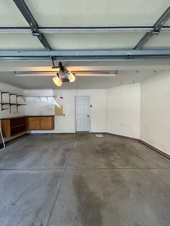Building Photo - 129 Bing Ct
