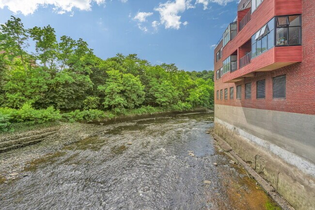 Building Photo - Luxury Condo for Rent – Franklin Place, Bangor
