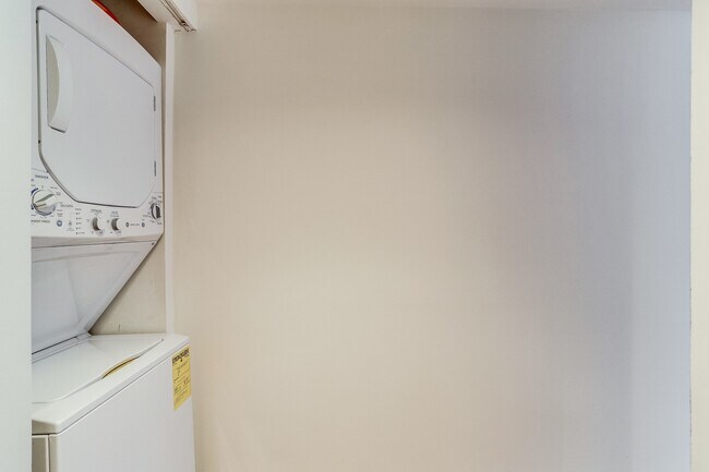 Building Photo - Bright One Bedroom with Private Balcony!