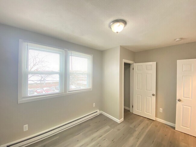 Building Photo - 7 Commercial St