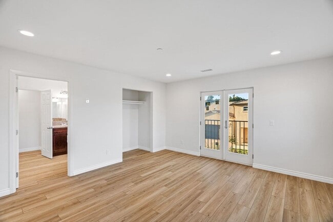 Building Photo - 5 Bedroom house with view