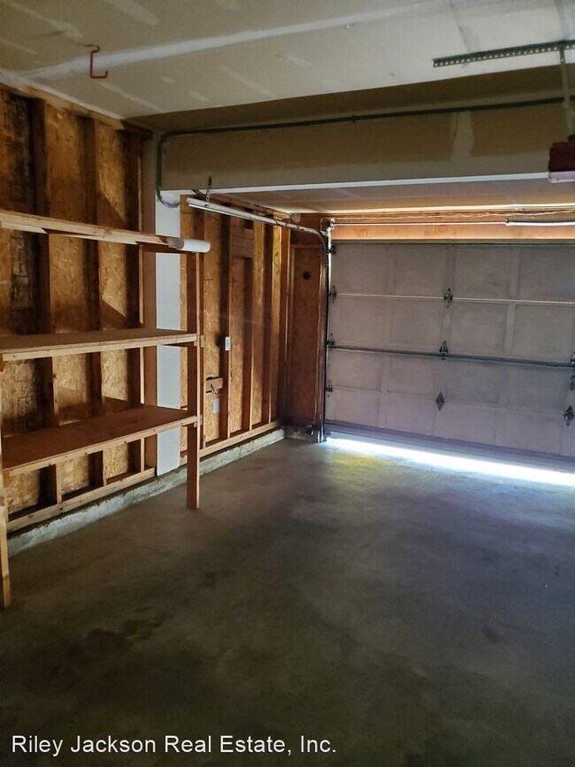 Building Photo - 3 br, 2.5 bath House - 5606 Mount Olympus ...
