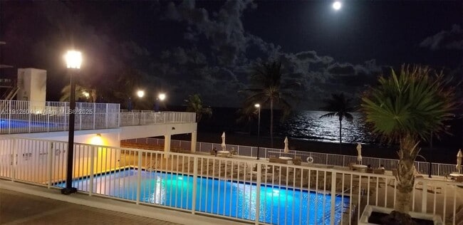 Building Photo - 2101 S Ocean Dr