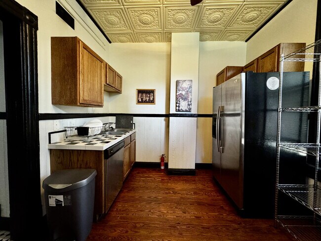 Building Photo - Fully Furnished 3 bed / 1.5 bath Historic Lynchburg Home near downtown.