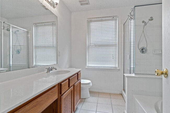 Building Photo - 202 Starlight Dr