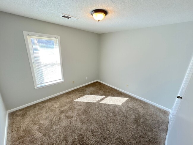 Building Photo - 6234 Midsummer Way