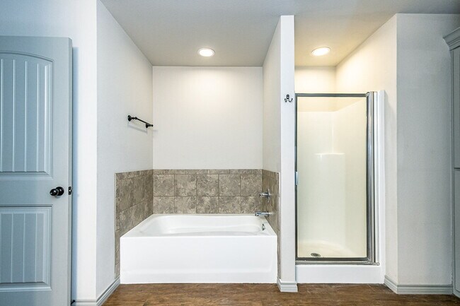 Building Photo - Gorgeous Home in Cooper District