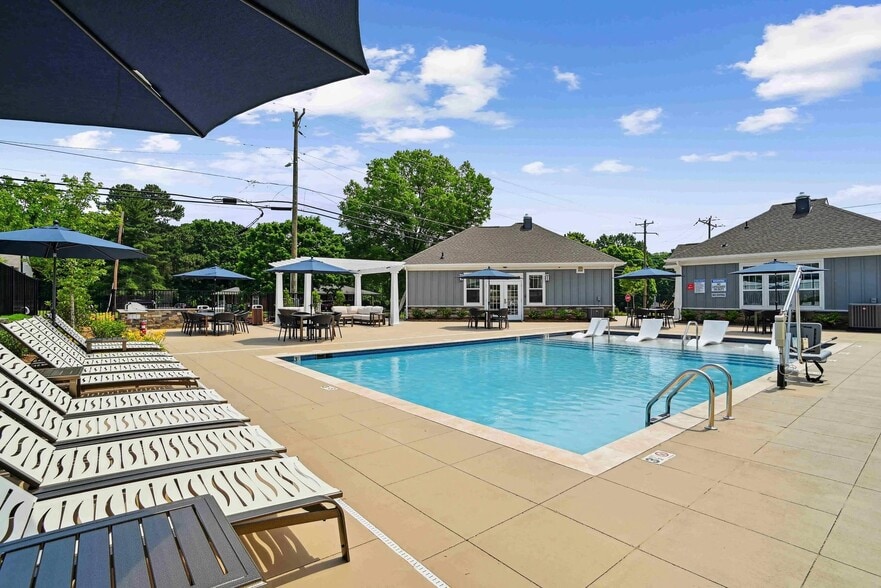 Building Photo - 1720 Rocky River Rd