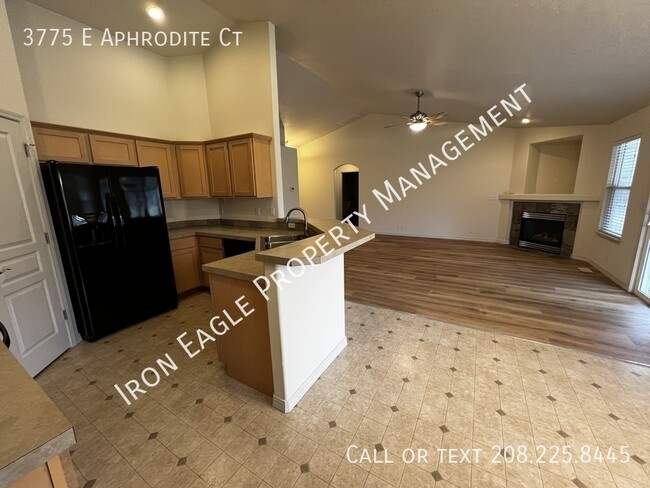 Building Photo - 3775 E Aphrodite Ct