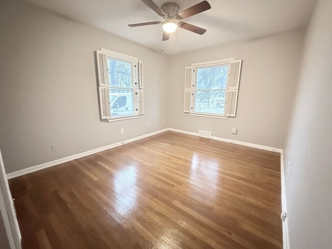 Building Photo - 3 bd 2 bath Ranch in Willoughby