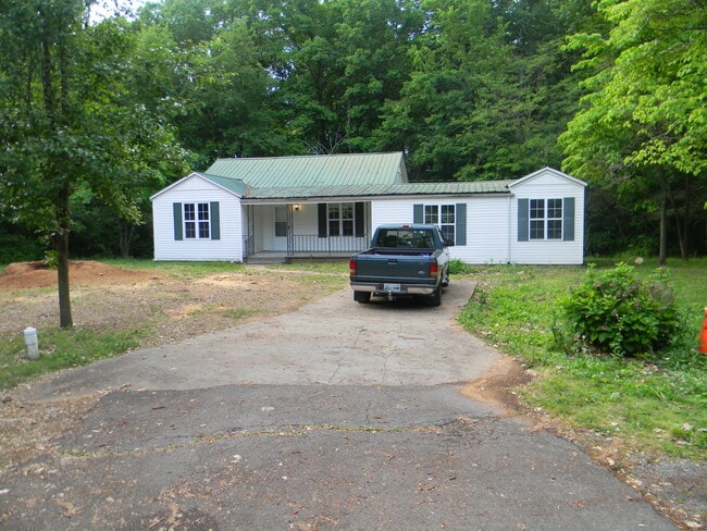 Building Photo - 2000 Oxnard Rd