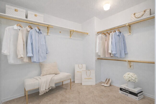 Building Photo - 15619 Winding Valley Dr