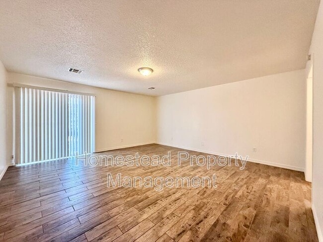 Building Photo - 12308 Green Valley Dr