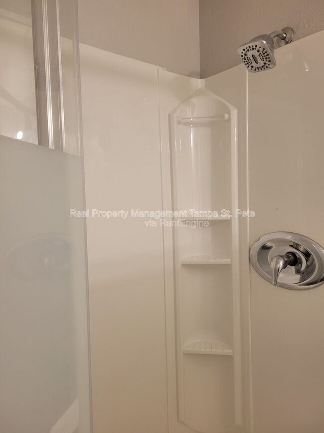 Building Photo - 404 W Amelia Ave