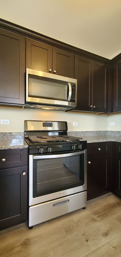 Building Photo - 511 Timber Pointe Dr