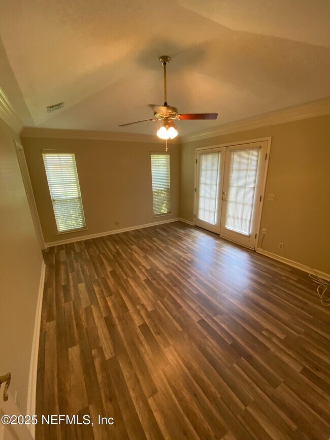 Building Photo - 1884 Plantation Oaks Dr