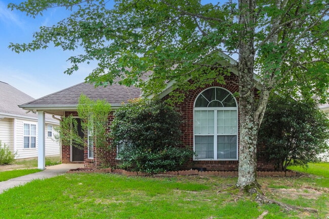 Building Photo - 2030 Village Ln