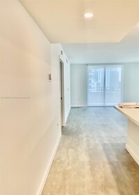 Building Photo - 5555 Collins Ave