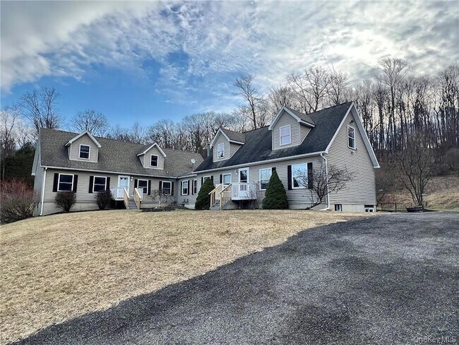 Building Photo - 492 Midland Lake Rd