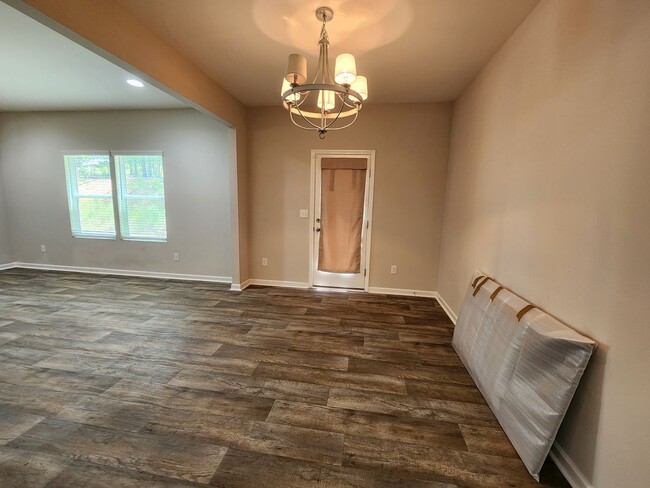 Building Photo - 3 Bedroom Townhome Community on Lake Wylie