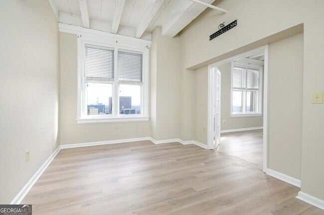 Building Photo - 32 Peachtree St SW