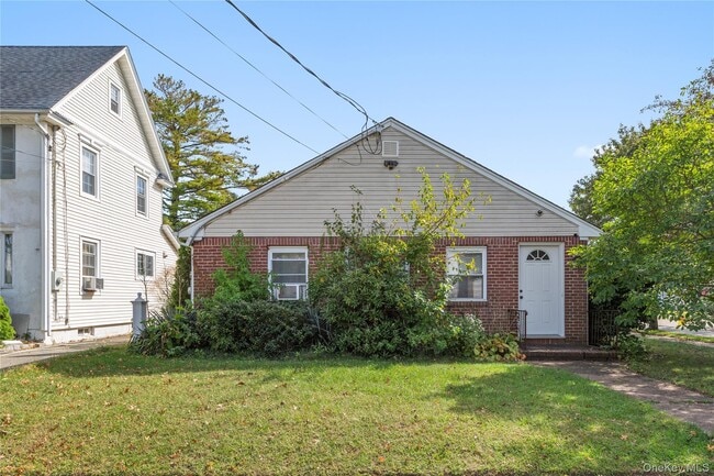 Building Photo - 355 1st St