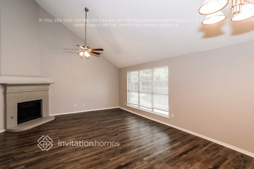Building Photo - 801 Dayspring Dr
