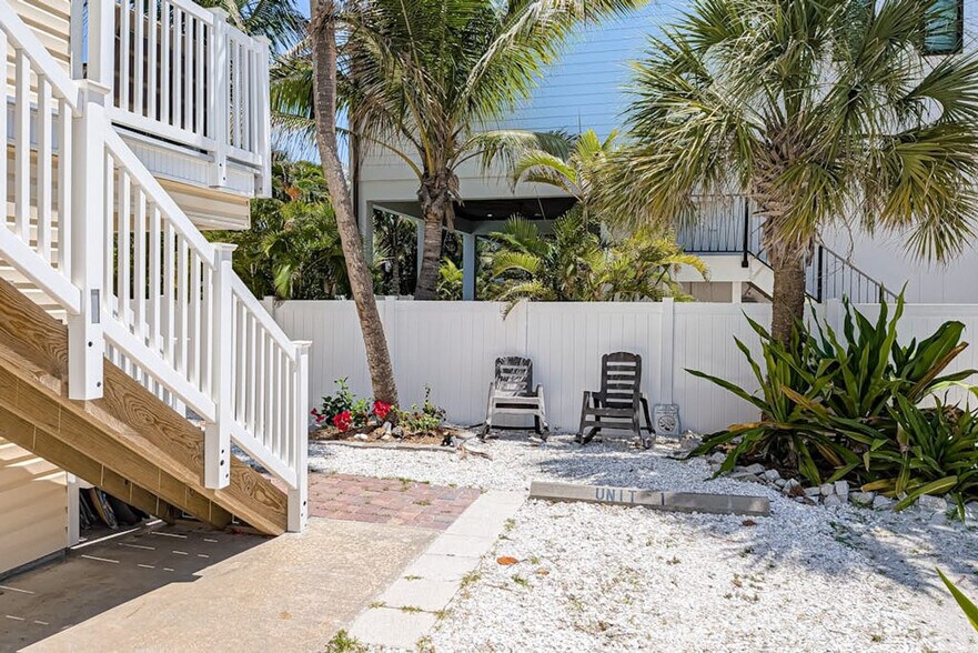 Building Photo - 1105 Gulf Dr S